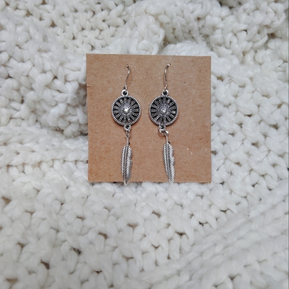 2for 25$ Silver Feather Dangle Earrings